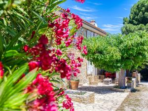 Maisons de vacances Holiday Home La Bastide de Magdeleine by Interhome : photos des chambres