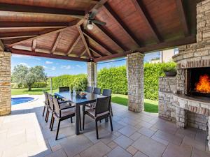 Villa De Flora by Interhome