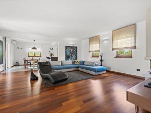 Villa De Flora by Interhome 