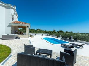 Holiday Home Villa Šime by Interhome