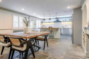 Fabulous Oasis for unique experience in Clapham