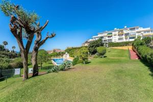 Faro VII Cozy and Unique apartment with Pool Sea Views, 7 minutes walking from the Sea in Mijas Costa & Fuengirola