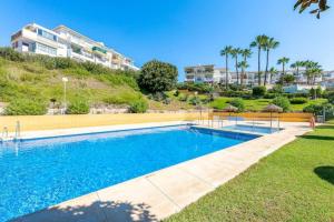 Faro VII Cozy and Unique apartment with Pool Sea Views, 7 minutes walking from the Sea in Mijas Costa & Fuengirola