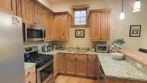 This Townhouse In Legends On Bridger Creek Is Beautifully Finished