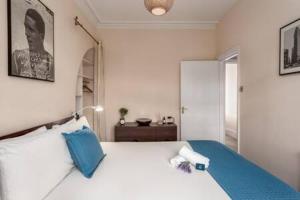 Lovely 2-bed flat next to Oval Cricket Ground