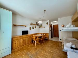 Hostdomus- Terrace Apartment