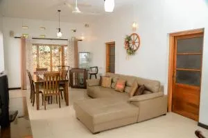 Destine Holiday Bungalow - Hapugala
