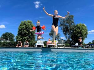 Holiday Home De Zeeparel by Interhome