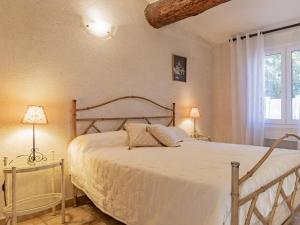 Maisons de vacances Holiday Home Cucuron by Interhome : photos des chambres