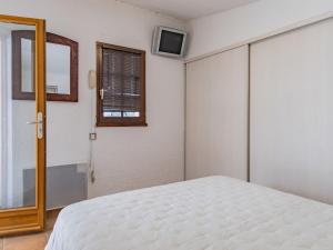 Maisons de vacances Holiday Home Cucuron by Interhome : photos des chambres