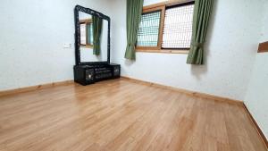 Suncheon Sagyejeol Haeoreum Hanok Pension