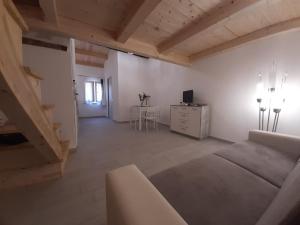 Nice apt in a street in old town img19