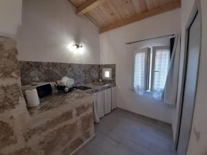 Nice apt in a street in old town img20