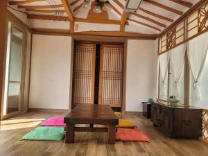 Paju Hanokaeseo Harureul