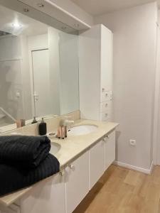 Contemporary apartment 150 meters from Place Victor Hugo Paris 16