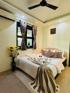 Lifeline Villas - Exclusive 2bhk Taraangan Farm With Huge Private Pool And Lawn Area