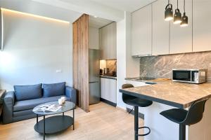City-Center Apartment in Vibrant Monastiraki, Athens