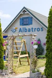 Domki Letniskowe Albatros - ريفال