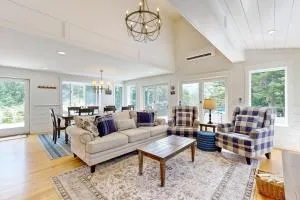 Newcastle Lake House - Newcastle