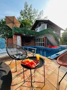 Hype house - Dvorovi