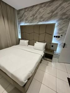 تاج الملقي للشقق المخدومة