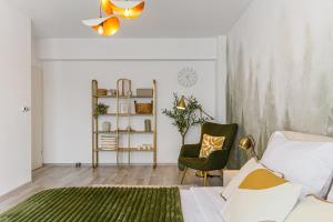 Evergreen Escape Apartment Coresi