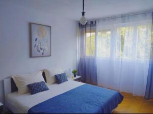 Self check in two bedroom apartment in Centre Split