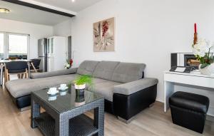 Nice Apartment In Sibenik
