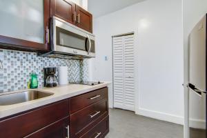 Cozy South Beach 1BR Apt Near Beach & Ocean Drive