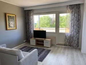 Viihtyisä huoneisto lähellä palveluita - 皮耶克赛迈基