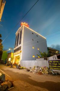 Hotel Surya Empire