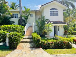 Luxurious Villa in Sosúa + Pool