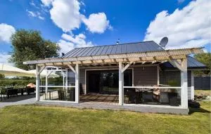 2 Bedroom Lovely Home In Szczecin - Старгард