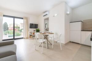 Holiday Camelia img12