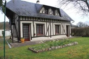 Maison normande avec grand jardin proche de la mer et de Paris - Beaumesnil