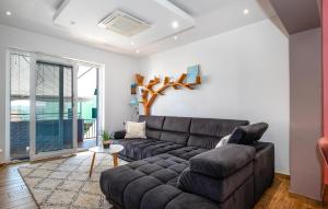 Nice Apartment In Sibenik With Jacuzzi 