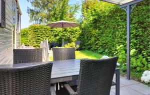 2 Bedroom Lovely Home In Heinkenszand