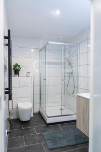 6-Bed Aircon House Diaz 60m2, many bedrooms