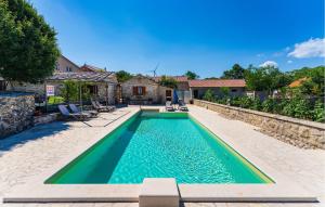 3 Bedroom Pet Friendly Home In Medvida