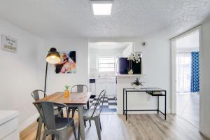 2B2B, Free Parking, South Beach, 1 Block 2 Beach