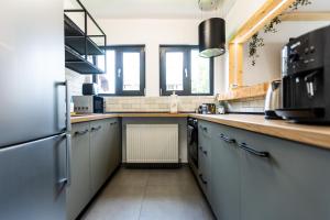 The Bear Chalet with Private Hot Tub