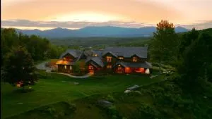 Five Bedroom Mountain Mansion With Best View In Stowe - Plainfield
