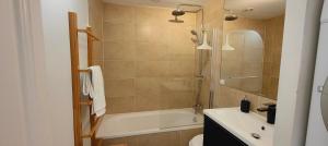 Cannes 5P rue dAntibes proche Palais des Festivals et Croisette