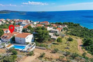 Family friendly house with a swimming pool Zecevo Rtic, Rogoznica - 10307 