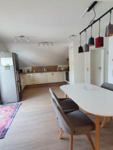 Top Ferienwohnung mit zwei großen Balkonen im Neubau!