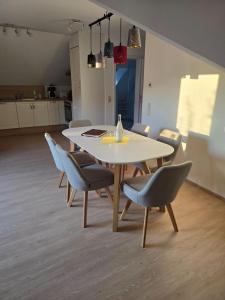 Top Ferienwohnung mit zwei großen Balkonen im Neubau!