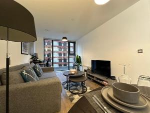 Cozy City Centre Apartment with Free Gym and Free Coffee