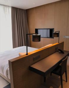 Azure Lux Apartment