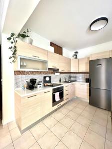 Zen zone apartment-free parking-290m to the beach