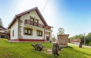 Awesome Home In Novo Zvecevo With Sauna